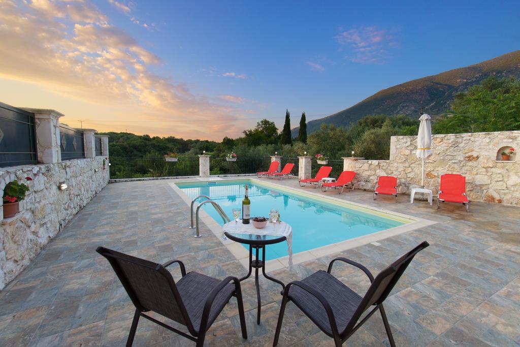 Stunning Tranquil With Private Pool Vila